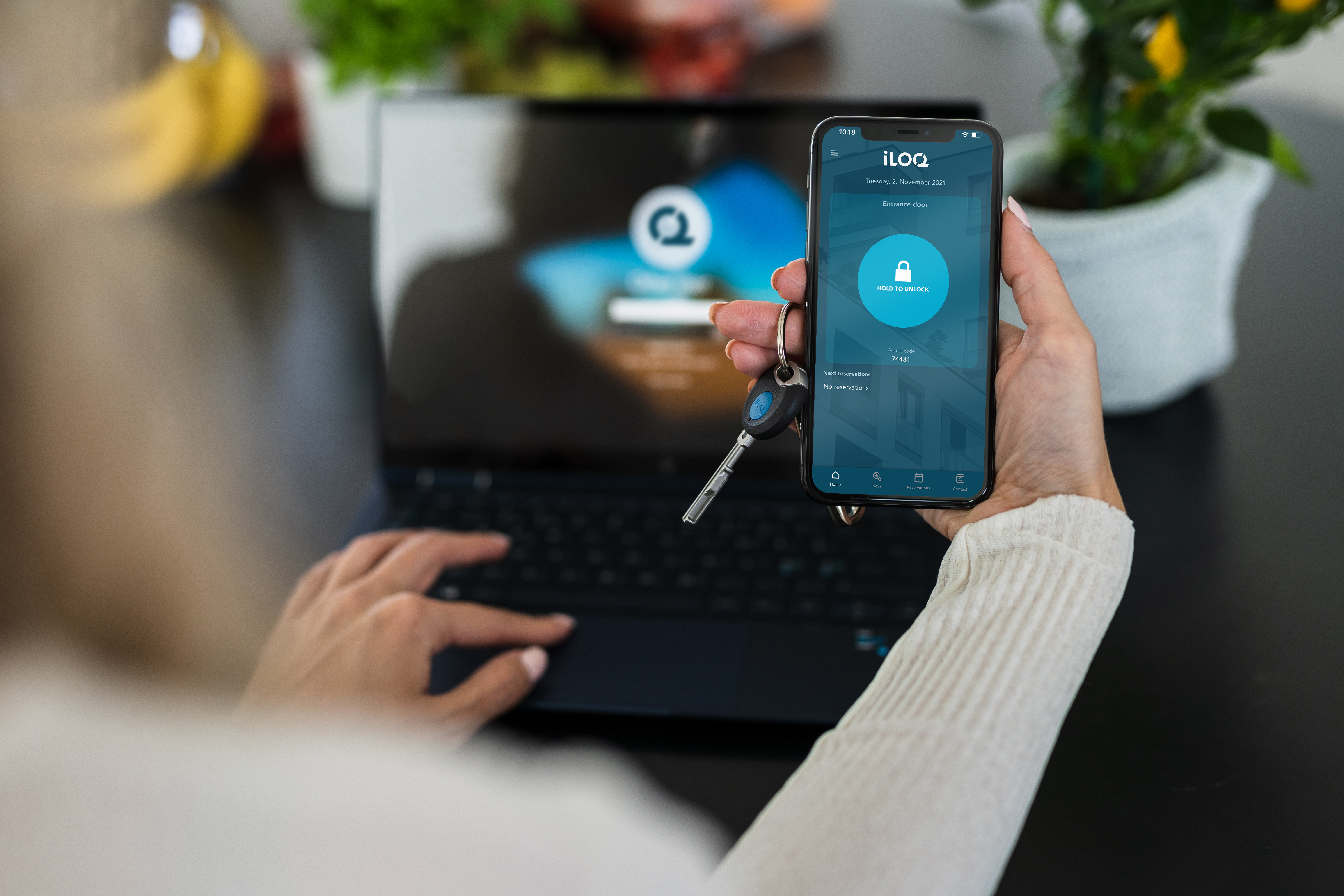 Iloq HOME Using With PC In Background (1)